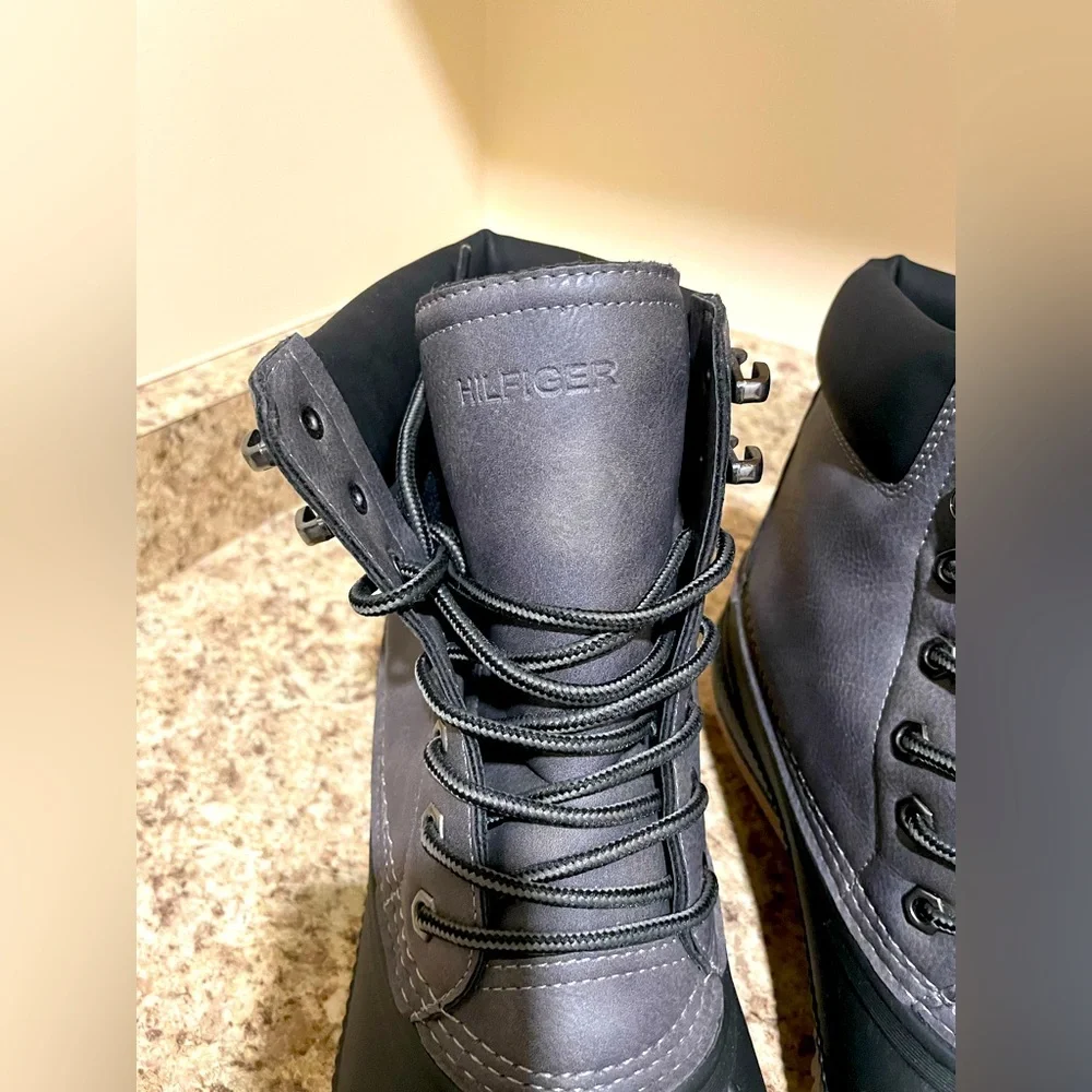 NEW Tommy Hilfiger Mens Colorblock Duck Boot Size 11 NEW! - Picture 2 of 7